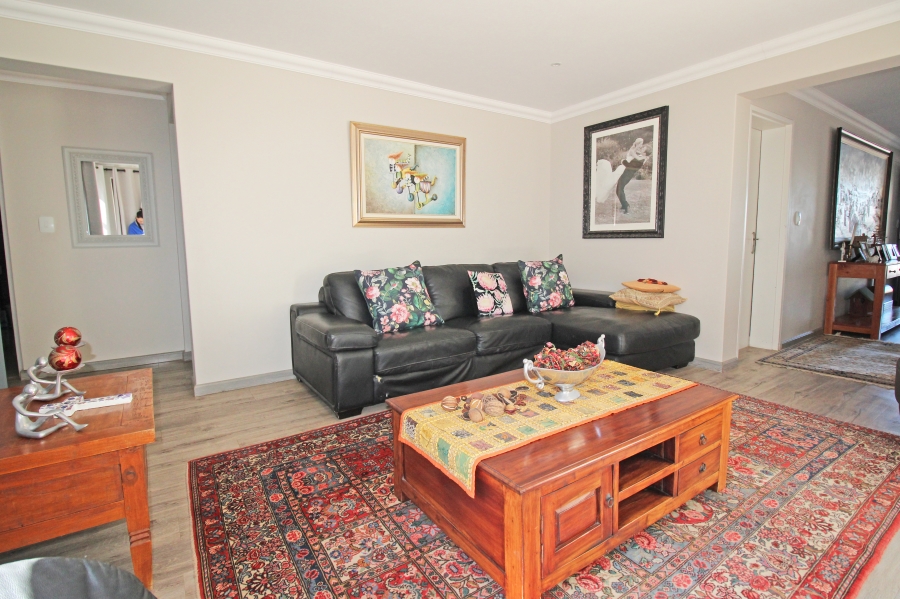 4 Bedroom Property for Sale in Calypso Beach Western Cape